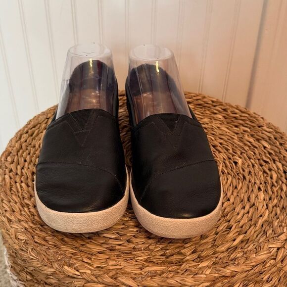 Toms Black Leather Women’s  Loafers - 7 - Good Condition - Picture 8 of 8